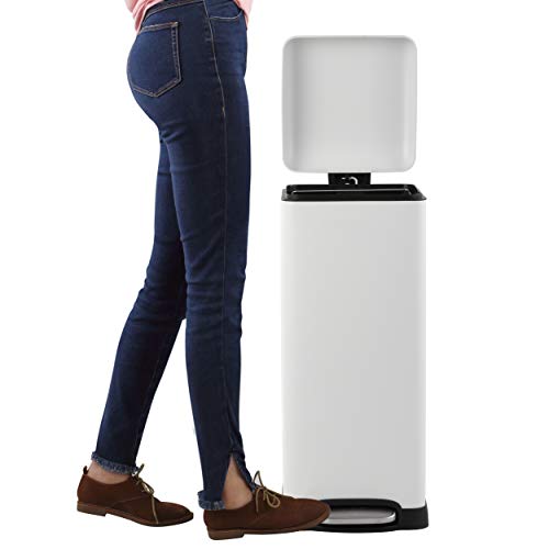 Betty 8 Gal Step Trash Can Soft (White)