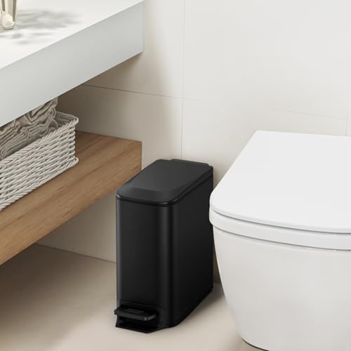 Small Bathroom Trash Can with Lid (Matte Black)