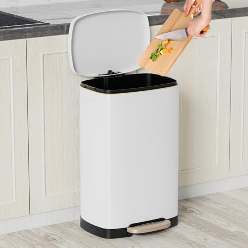 13 Gallon Trash Can with Lid (White)