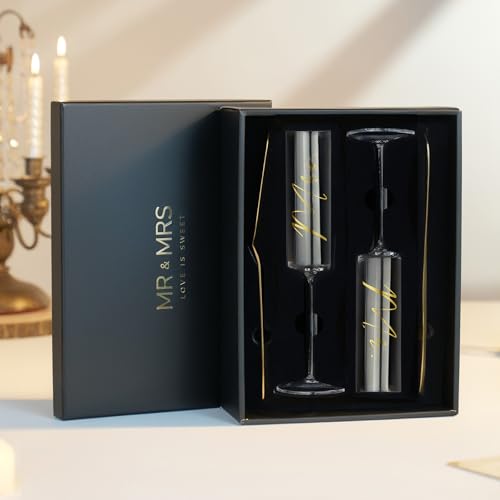 4Pcs Mr and Mrs Champagne Flutes with Gold Wedding Cake Knife (Love is Sweet（Gold Cake Knife） / Set of 4（Gift box）)