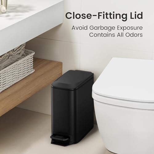 Small Bathroom Trash Can with Lid (Matte Black)