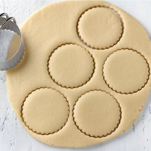 5 Piece Round Biscuit Cutters with Handle (Round Fluted Edge)