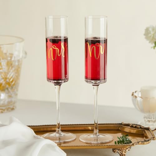 Mr and Mrs Champagne Flutes Set of 2 (Mr & Mrs（Brown） / Set of 2（Wooden box）)
