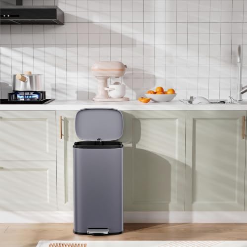 8 Gallon Step Kitchen Trash Can (30L / Grey)