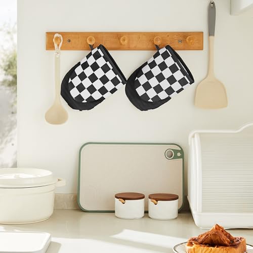 Checkered Mini Oven Mitts Heat Resistant (Black and White)