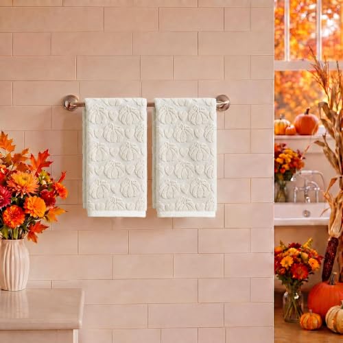 2 Pcs Beige 3D Heart Pumpkin Jacquard Hand Towels for Bathroom (13.7" x 29.5", 2PCS / Beige)