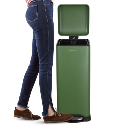 Betty 8 Gal Step Trash Can Soft (Pine Green)