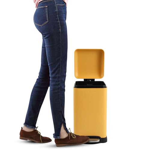 Betty Retro Mini 3.2 Gal Step Trash Can (Daffodil Yellow)