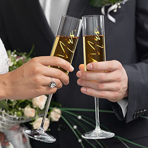 4Pcs Mr and Mrs Champagne Flutes with Gold Wedding Cake Knife (Love is Sweet（Gold Cake Knife） / Set of 4（Gift box）)