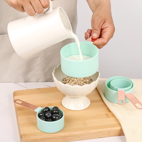8 Piece Stackable Rose Gold Stainless Steel Handled Measuring Cups (Green)