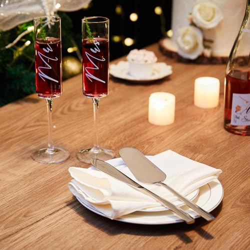 Engagement Gifts for Couples Mr and Mrs Champagne Flutes (Love is Sweet（Sliver Cake Knife） / Set of 4（Gift box）)