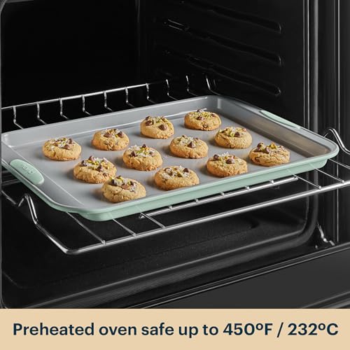 8 Piece Metal Bakeware Set with Heatsafe Silicone Handles (8 Piece Set / Sage)