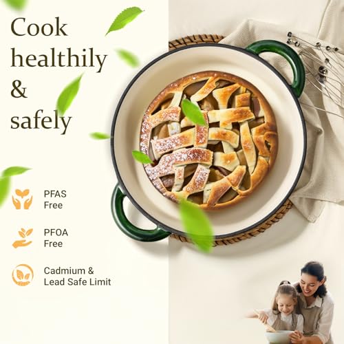 Enameled Cast Iron Dutch Oven (5.5 Quart / Glossy Green)