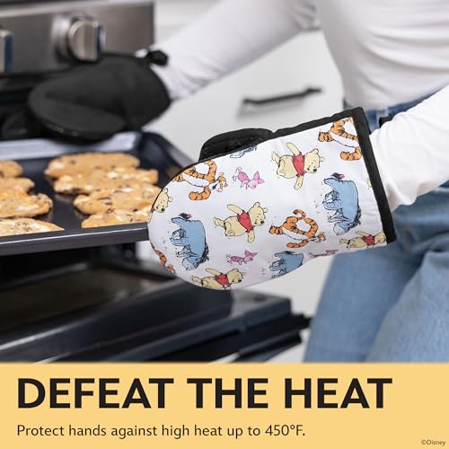Disney Winnie the Pooh Mini Oven Mitts (Pooh & the Gang (Black))