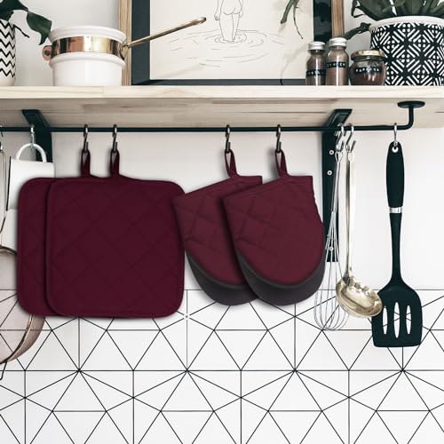 Oven Mitts and Pot Holders Set (Dark Red / 4 Pieces Set)