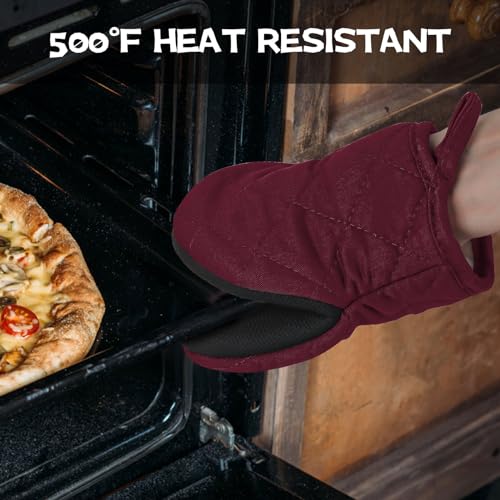 Oven Mitts and Pot Holders Set (Dark Red / 4 Pieces Set)