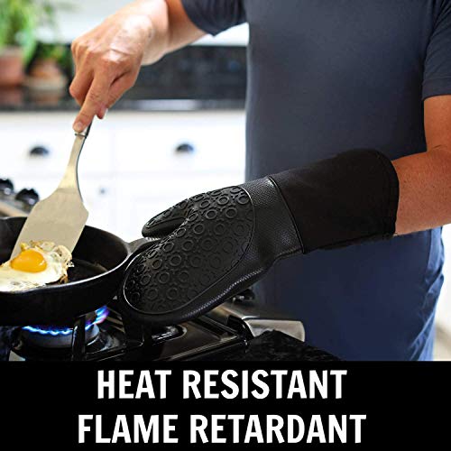 BPA Free Soft Silicone 4 Piece Oven Mitts & Trivets Set (Empire Red / 4-Piece Oven Mitts & Trivets Set)
