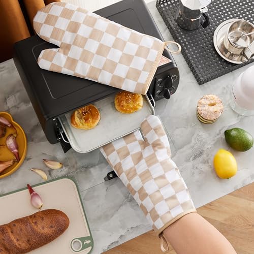 Beige Checkered Oven Mitts Heat Resistant (Beige)