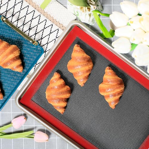Silicone Baking Mat with Microperforated (Black Background with Red Trim / (11.6'' x 16.5'') Half Sheet)