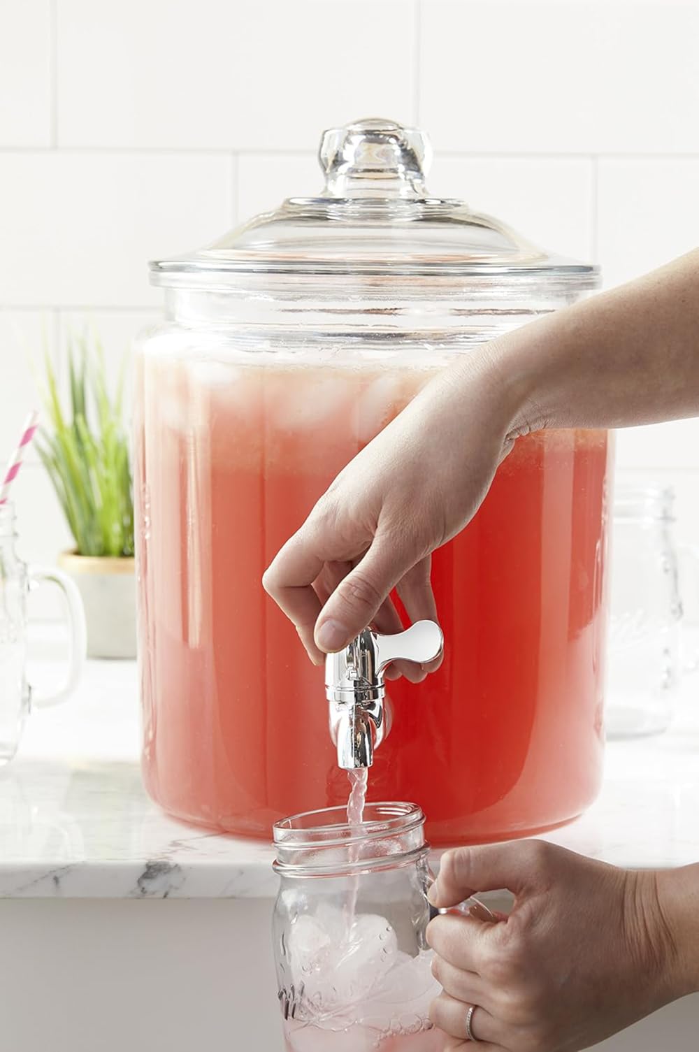 Heritage Hill Glass Drink Dispenser (256 Ounces)